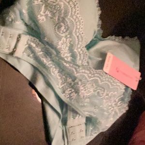 NWT Beautiful Bra, double side adjustments, says 3X, but 1X
